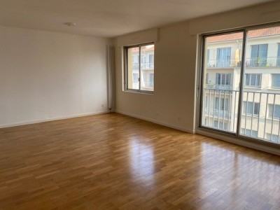 APPARTEMENT T3 A LOUER - LYON 6EME ARRONDISSEMENT - 85.14 m2 - 1350 € charges comprises par mois