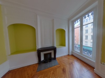 APPARTEMENT T4 A LOUER - LYON 5EME ARRONDISSEMENT - 111.99 m2 - 1465 € charges comprises par mois