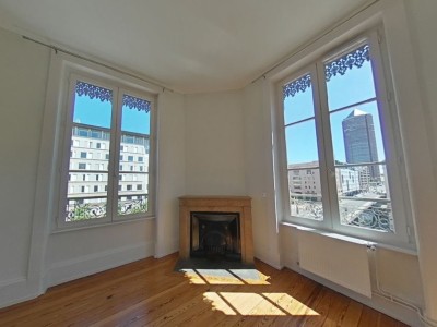 APPARTEMENT T4 A LOUER - LYON 3EME ARRONDISSEMENT - 74.37 m2 - 1246,05 € charges comprises par mois