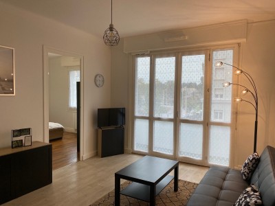 APPARTEMENT T3 A LOUER - LYON 8EME ARRONDISSEMENT - 63.43 m2 - 890 € charges comprises par mois