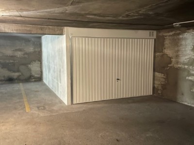 GARAGE A LOUER - LYON 7EME ARRONDISSEMENT - 95 € charges comprises par mois