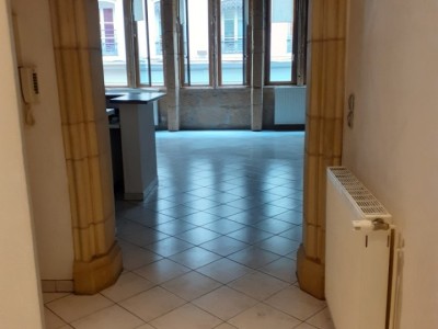 APPARTEMENT T2 A LOUER - LYON 2EME ARRONDISSEMENT - 72,05 m2 - 1190 € charges comprises par mois