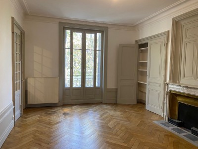 APPARTEMENT T4 A LOUER - LYON 3EME ARRONDISSEMENT - 133.36 m2 - 1977 € charges comprises par mois