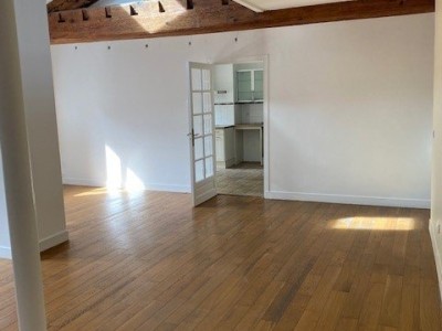 APPARTEMENT T4 A LOUER - LYON 2EME ARRONDISSEMENT - 92.42 m2 - 1490 € charges comprises par mois