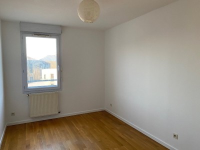 APPARTEMENT T3 A LOUER - VILLEURBANNE - 67.8 m2 - 935 € charges comprises par mois