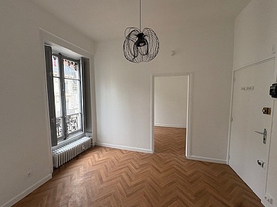 APPARTEMENT T2 A LOUER - LYON 2EME ARRONDISSEMENT La Bourse-Grenette - 23.61 m2 - 689€ charges comprises par mois