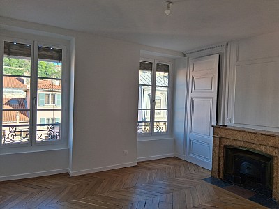 APPARTEMENT T3 A LOUER - LYON 2EME ARRONDISSEMENT Vaubecour-Mairie - 69.82 m2 - 1250€ charges comprises par mois