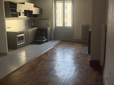 APPARTEMENT T2 A LOUER - LYON 3EME ARRONDISSEMENT Danton-Bir Akeim - 65.05 m2 - 890 € charges comprises par mois