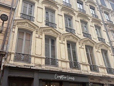APPARTEMENT T3 A LOUER - LYON 2EME ARRONDISSEMENT Carnot-Charite - 105.31 m2 - 1 475 € charges comprises par mois