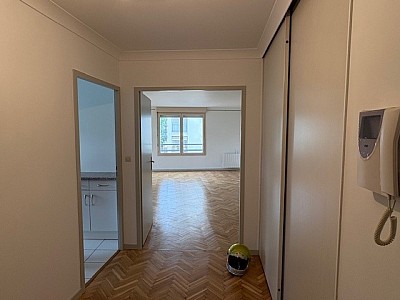 APPARTEMENT T3 A LOUER - LYON 3EME ARRONDISSEMENT Danton-Bir Akeim - 87.19 m2 - 1 375 € charges comprises par mois