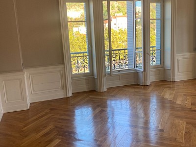 APPARTEMENT T5 A LOUER - LYON 2EME ARRONDISSEMENT Vaubecour-Mairie - 137.63 m2 - 2 210 € charges comprises par mois