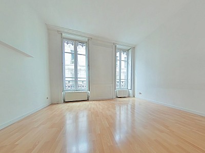 APPARTEMENT T4 A LOUER - LYON 1ER ARRONDISSEMENT Terreaux-Bat-d-Argent - 83.72 m2 - 1350€ charges comprises par mois