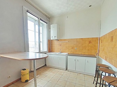 APPARTEMENT T2 A LOUER - LYON 7EME ARRONDISSEMENT Jean-Jaurs Nord - 44.8 m2 - 622€ charges comprises par mois