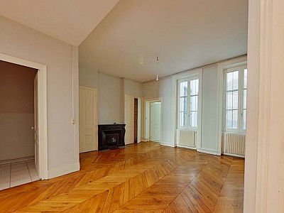 APPARTEMENT T4 A LOUER - LYON 2EME ARRONDISSEMENT La Bourse-Grenette - 131.8 m2 - 1711,14€ charges comprises par mois