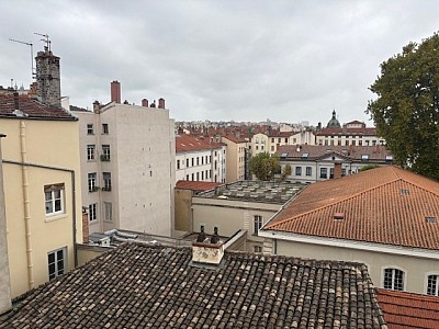 APPARTEMENT T4 A LOUER - LYON 2EME ARRONDISSEMENT Carnot-Charite - 94.15 m2 - 1190€ charges comprises par mois