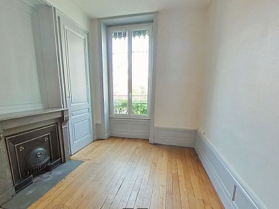 APPARTEMENT T3 A LOUER - LYON 7EME ARRONDISSEMENT Saint-Louis - 47.07 m2 - 805€ charges comprises par mois