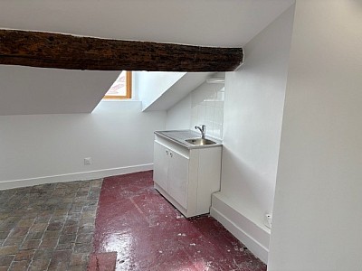 STUDIO A LOUER - LYON 7EME ARRONDISSEMENT Saint-Michel - 18.37 m2 - 460€ charges comprises par mois