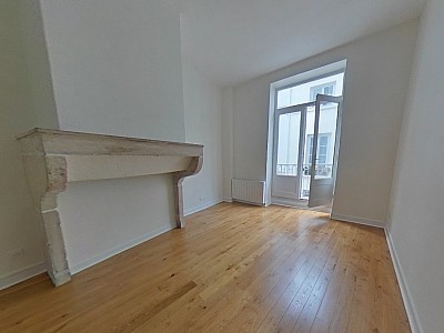 APPARTEMENT T2 A LOUER - LYON 2EME ARRONDISSEMENT Bellecour-a Gourjus - 41.86 m2 - 840�&euro; charges comprises par mois