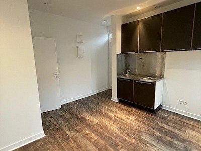 STUDIO A LOUER - LYON 7EME ARRONDISSEMENT Stalingrad - 28.19 m2 - 607�&euro; charges comprises par mois