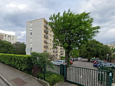 PARKING A LOUER - CALUIRE ET CUIRE Magnolles Aristide-Briand - 13 m2 - 130,67�&euro; charges comprises par mois