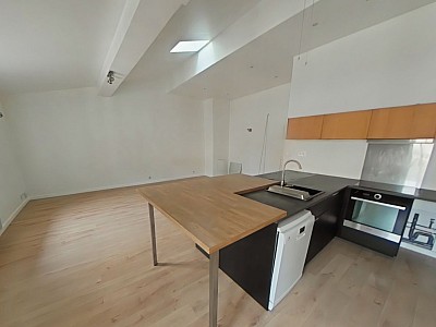 APPARTEMENT T3 A LOUER - LYON 5EME ARRONDISSEMENT - 75.2 m2 - 1 365 &euro; charges comprises par mois