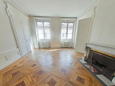 APPARTEMENT T7 A LOUER - LYON 2EME ARRONDISSEMENT Bellecour-a Gourjus - 279.98 m2 - 3 170 &euro; charges comprises par mois