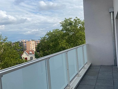 APPARTEMENT T4 A LOUER - VENISSIEUX - 82 m2 - 1 317,63 &euro; charges comprises par mois