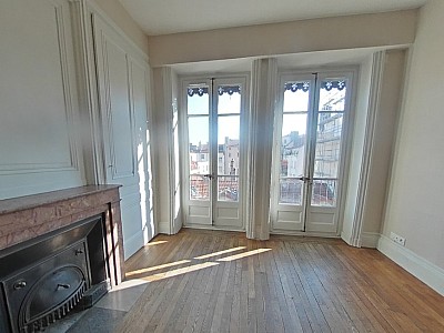 APPARTEMENT T2 A LOUER - LYON 7EME ARRONDISSEMENT Pasteur - 50.25 m2 - 895 &euro; charges comprises par mois