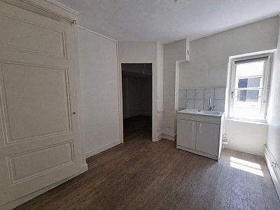 STUDIO A LOUER - LYON 2EME ARRONDISSEMENT Gailleton-A. Comte - 22.13 m2 - 555 &euro; charges comprises par mois