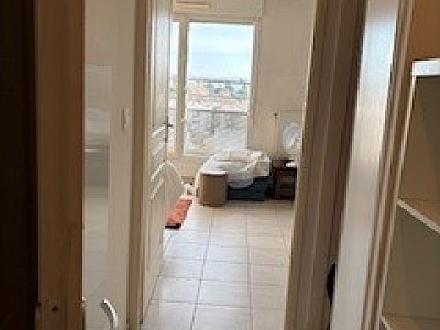 STUDIO A LOUER - VENISSIEUX Centre-Ville - 32.46 m2 - 770 &euro; charges comprises par mois