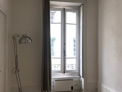 APPARTEMENT T2 A LOUER - LYON 2EME ARRONDISSEMENT Ainay - 53.71 m2 - 885 € charges comprises par mois