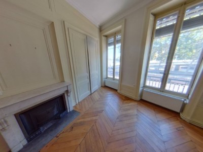 APPARTEMENT T4 A LOUER - LYON 9EME ARRONDISSEMENT - 93.5 m2 - 1110 € charges comprises par mois