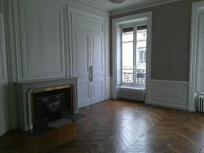 APPARTEMENT T4 A LOUER - LYON 6EME ARRONDISSEMENT - 125.25 m2 - 1780 € charges comprises par mois