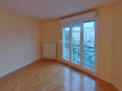 APPARTEMENT T6 A LOUER - LYON 3EME ARRONDISSEMENT - 136.24 m2 - 1827 € charges comprises par mois