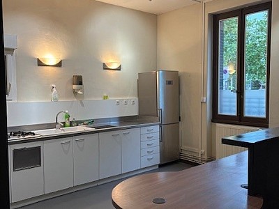 MAISON A LOUER - LYON 8EME ARRONDISSEMENT General Andre - 75.52 m2 - 1200€ charges comprises par mois