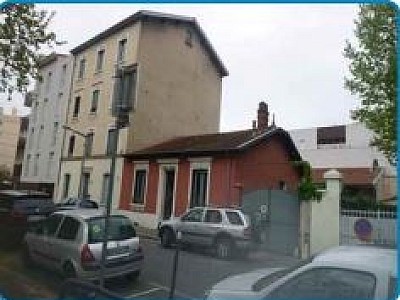 MAISON A LOUER - LYON 8EME ARRONDISSEMENT General Andre - 75.52 m2 - 1200€ charges comprises par mois