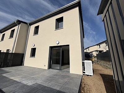 MAISON A LOUER - MONTANAY - 90.43 m2 - 1 250 € charges comprises par mois