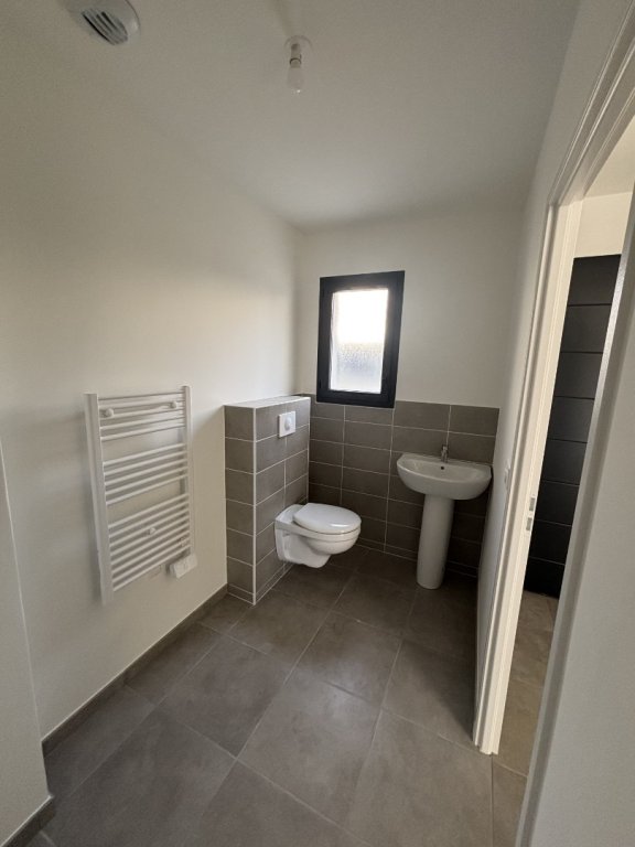 MAISON A LOUER - MONTANAY - 90.43 m2 - 1 250 &euro; charges comprises par mois
