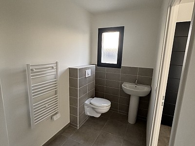 MAISON A LOUER - MONTANAY - 90.43 m2 - 1 250 € charges comprises par mois
