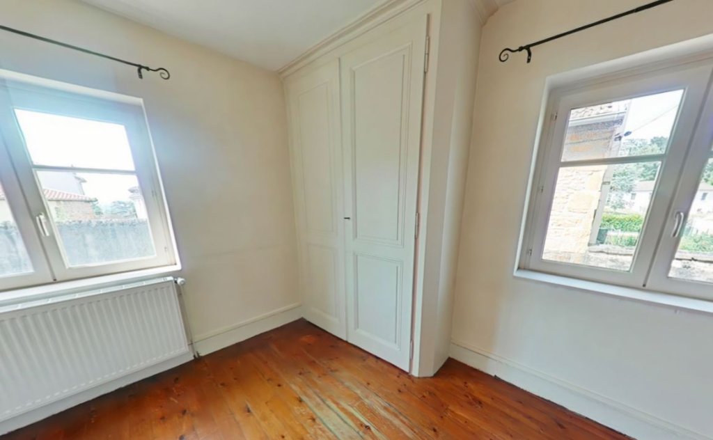 MAISON A LOUER ST CYR AU MONT D OR 74.27 m2 1 240 € charges