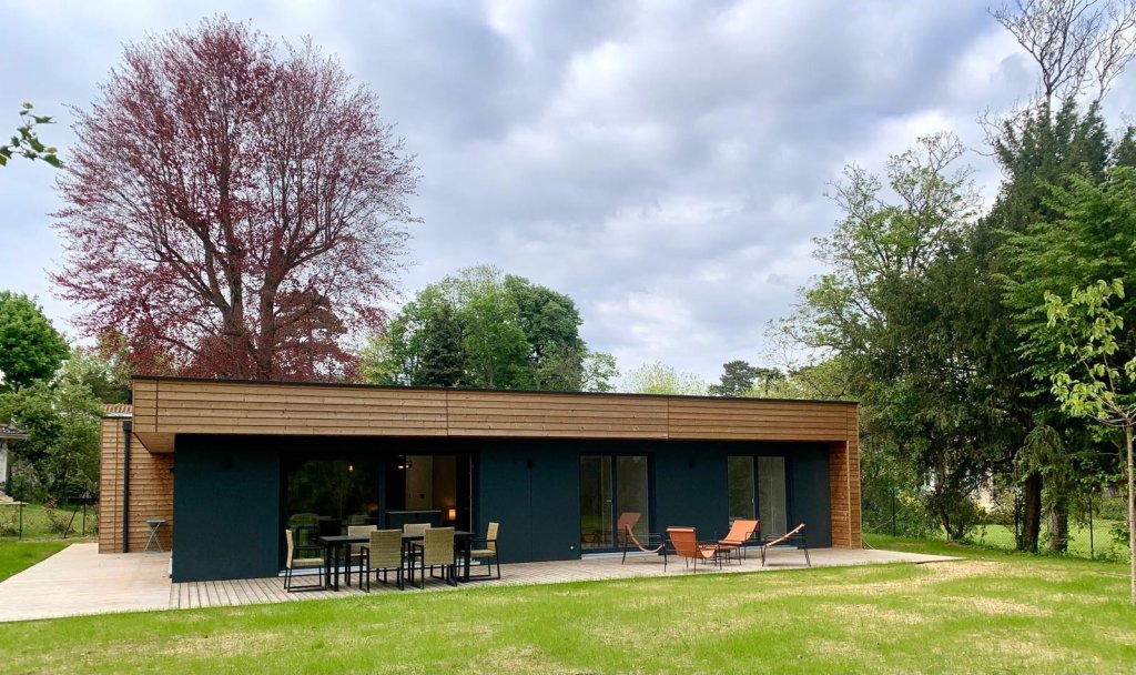 MAISON A LOUER - ST CYR AU MONT D OR Ouest - 132.18 m2 - 2�940�&euro; charges comprises par mois