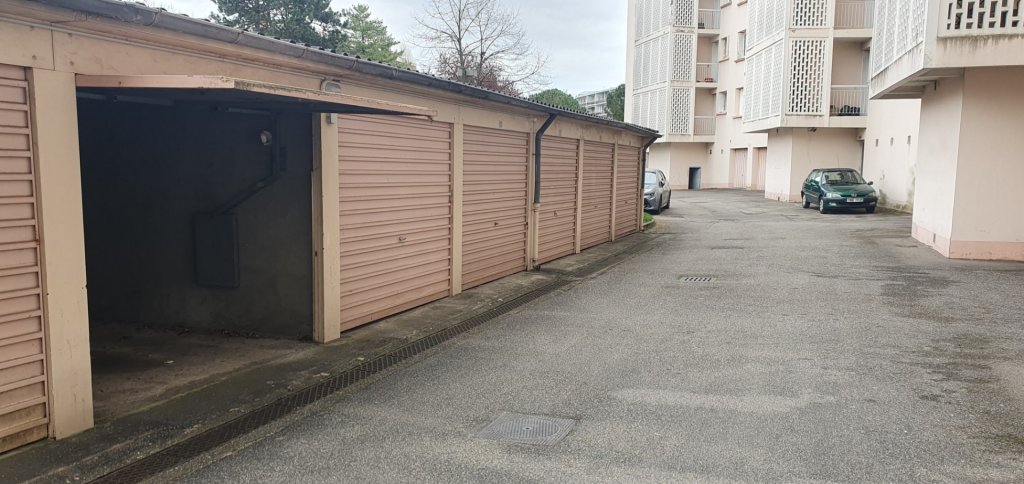 PARKING A LOUER - LYON 5EME ARRONDISSEMENT Les Castors-Les Granges - 100�&euro; charges comprises par mois