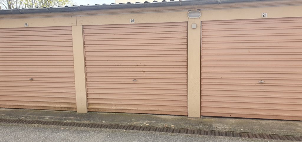 PARKING A LOUER - LYON 5EME ARRONDISSEMENT Les Castors-Les Granges - 100�&euro; charges comprises par mois