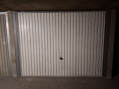 PARKING A LOUER - LYON 6EME ARRONDISSEMENT l Europe - 12 m2 - 165 &euro; charges comprises par mois