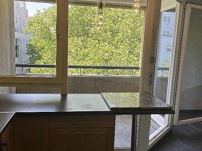 STUDIO A LOUER - CALUIRE ET CUIRE Saint-Clair - 29.78 m2 - 650€ charges comprises par mois