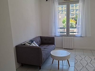 STUDIO A LOUER - CALUIRE ET CUIRE Coste-Croix-Rousse - 28.78 m2 - 760 &euro; charges comprises par mois