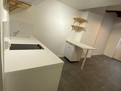 STUDIO A LOUER - LYON 1ER ARRONDISSEMENT Terreaux-Bat-d-Argent - 27.08 m2 - 572€ charges comprises par mois
