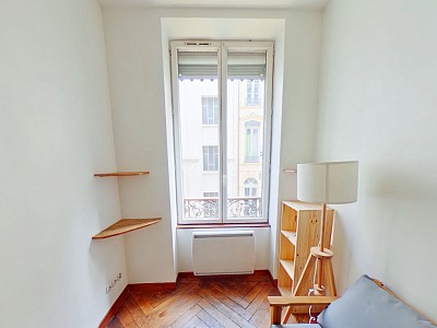 STUDIO A LOUER - LYON 1ER ARRONDISSEMENT Terreaux-Bat-d-Argent - 14.74 m2 - 593€ charges comprises par mois