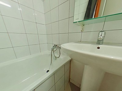 STUDIO A LOUER - LYON 1ER ARRONDISSEMENT Terreaux-Bat-d-Argent - 14.74 m2 - 593€ charges comprises par mois