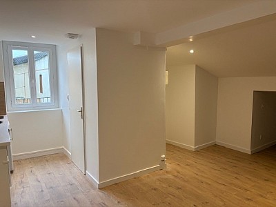 STUDIO A LOUER - LYON 1ER ARRONDISSEMENT Capucins-Griffon - 18 m2 - 490€ charges comprises par mois